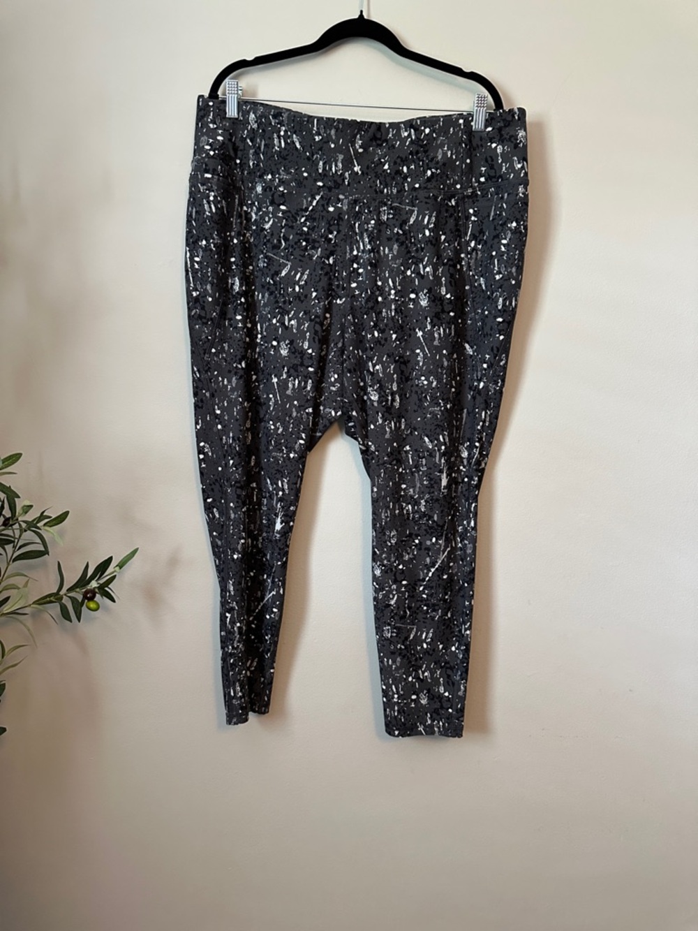 Lane Bryant Livi Black & White Speckled Ponte Leggings